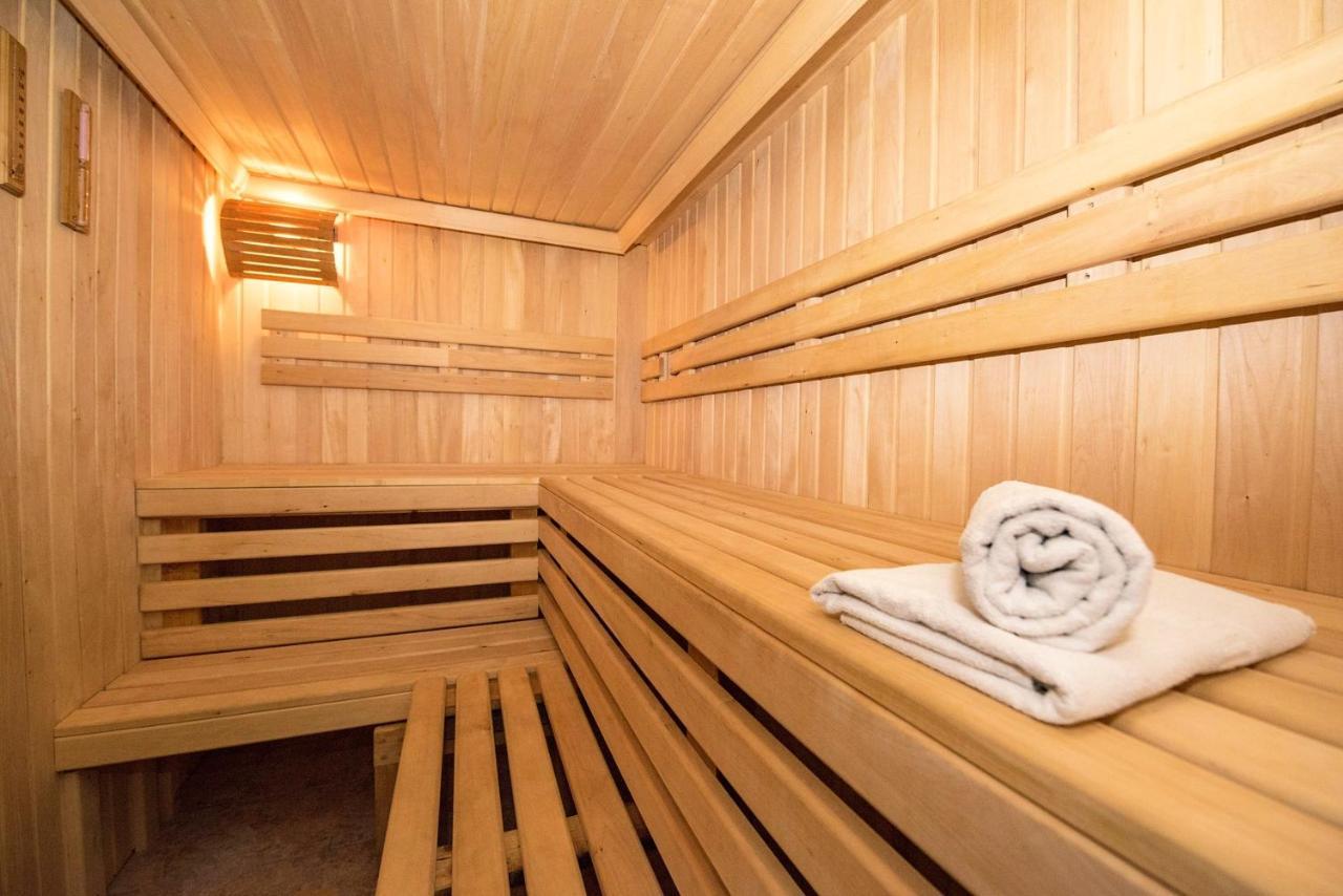 One Bedroom With Shared Pool Jacuzzi And Furnished Terrace At Armamar * Porto